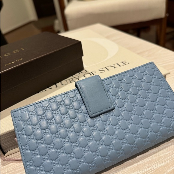 Gucci Light Blue Embossed Leather Wallet - Picture 2 of 8